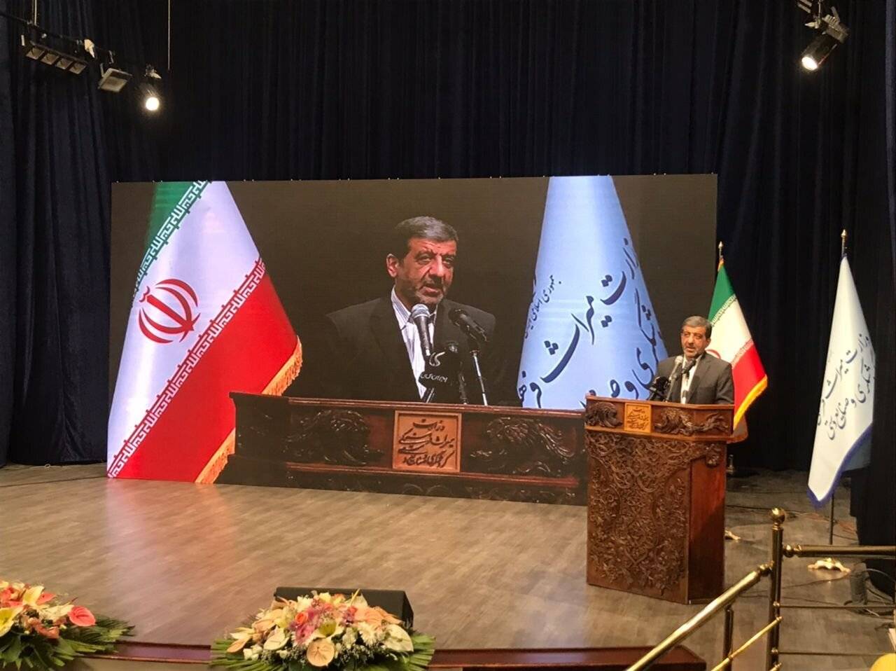 ضرغامی: بخش بزرگی از آثار موزهها فلهای انبار شده است ضرغامی: بخش بزرگی از آثار موزهها فلهای انبار شده است