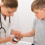 چه کنیم بچه‌هایمان دیابت نوع ۲ نگیرند؟ +علائم قند کودکان