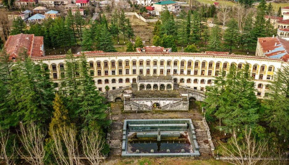 اسپاهای آرامش‌بخش و چشمه‌های آب گرم گرجستان را قبل سفر بشناسید