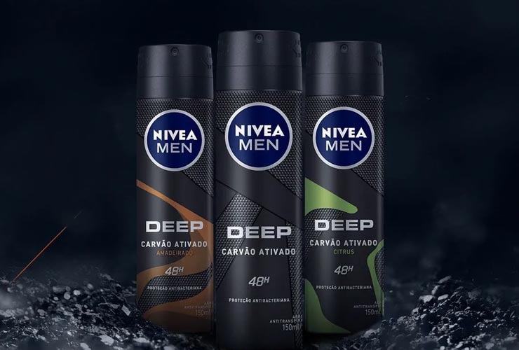 آیا اسپری بدن برای پوست مضر است؟ تفاوت دئودورانت و ضدتعریق از نگاه متخصصان پوست